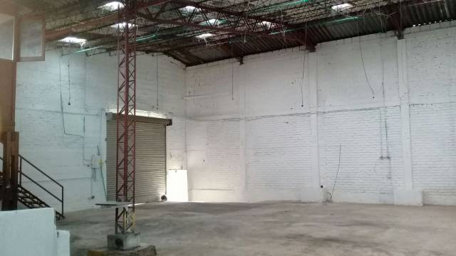 Bodega 220 metros2 en arriendo Pereira