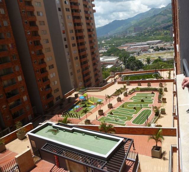 APARTAMENTO EN VENTA UNIDAD RES.  MODERNA. VENDO OBRA GRIS