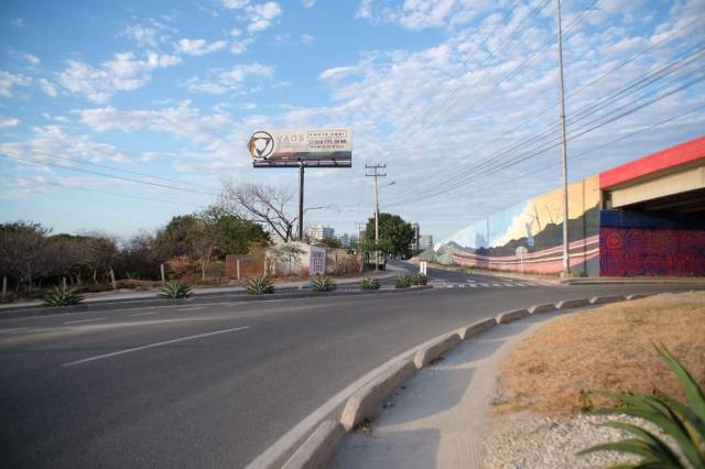 VENDO EXCELENTE LOTE SECTOR AEROPUERTO, CON FRENTE A LA AUTOPISTA. SANTA MARTA