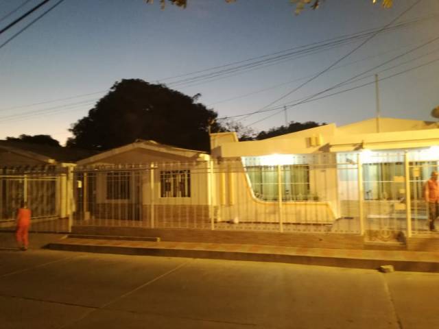 Venta de Casa Esquinera, mas 3 apartamentos