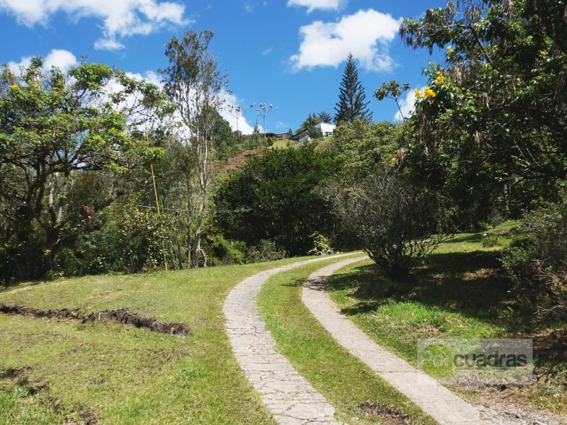 FINCA EN VENTA EL RETIRO