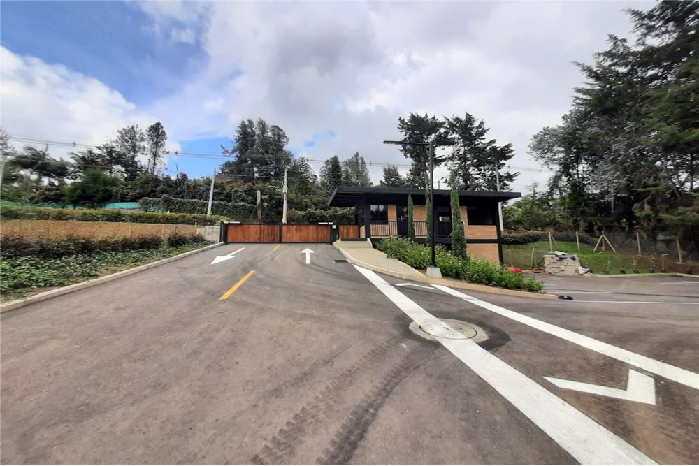 VENTA LOTE UNIDAD CERRADA EN RIONEGRO, ANTIOQUIA