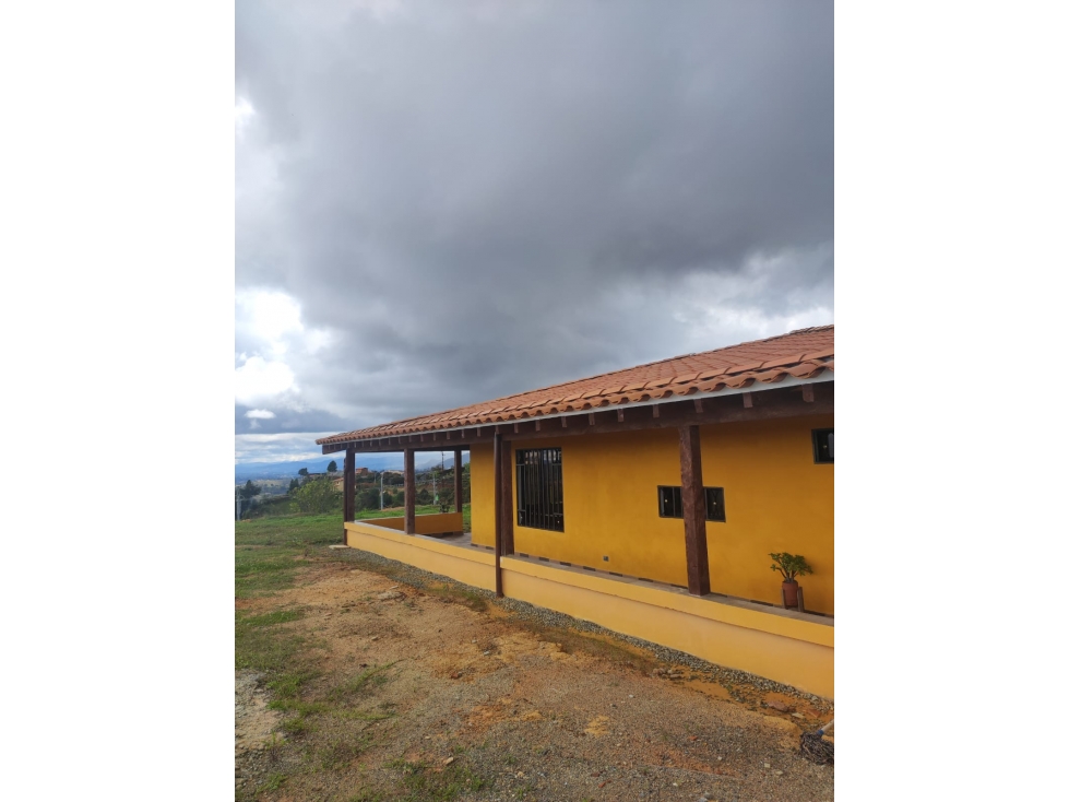 VENTA CASA FINCA SAN VICENTE VEREDA LA TRAVESÍA