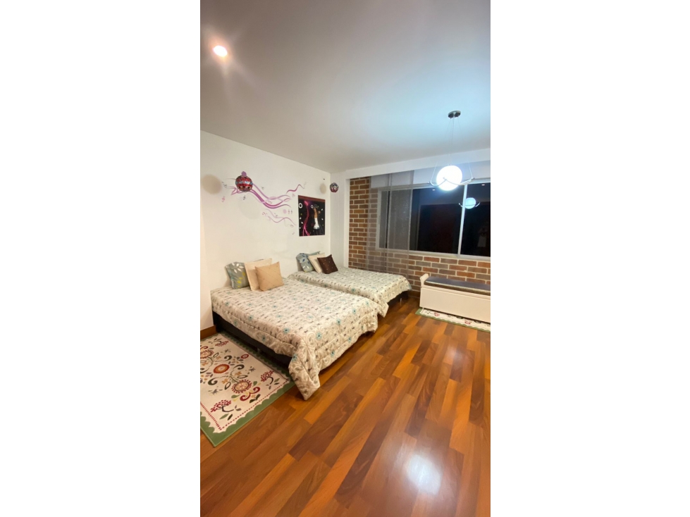 Venta de Casa Sector Loma del Escobero Envigado Parte Baja