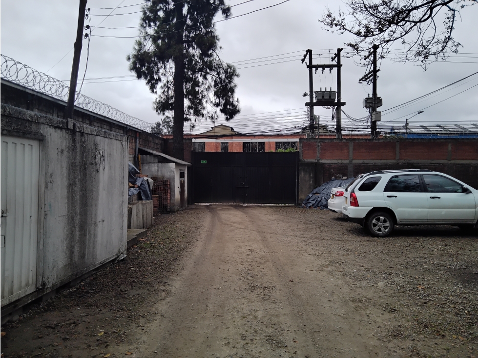 LOTE EN VENTA, ENGATIVA VILLA GLADYS,  INDUSTRIAL  O  COMERCIAL