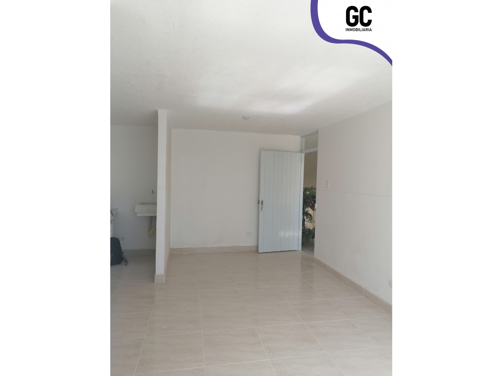 Se arrienda apartamento en la Urbanización Brisas de Sevilla.