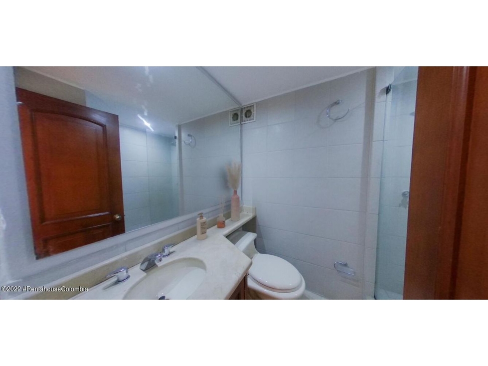 Apartamento en  San Patricio RAH CO: 22-3007