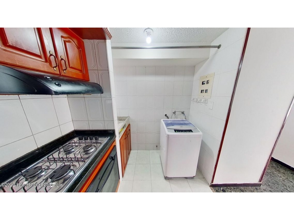 Apartamento en  Castilla(Bogota) RAH CO: 22-3131