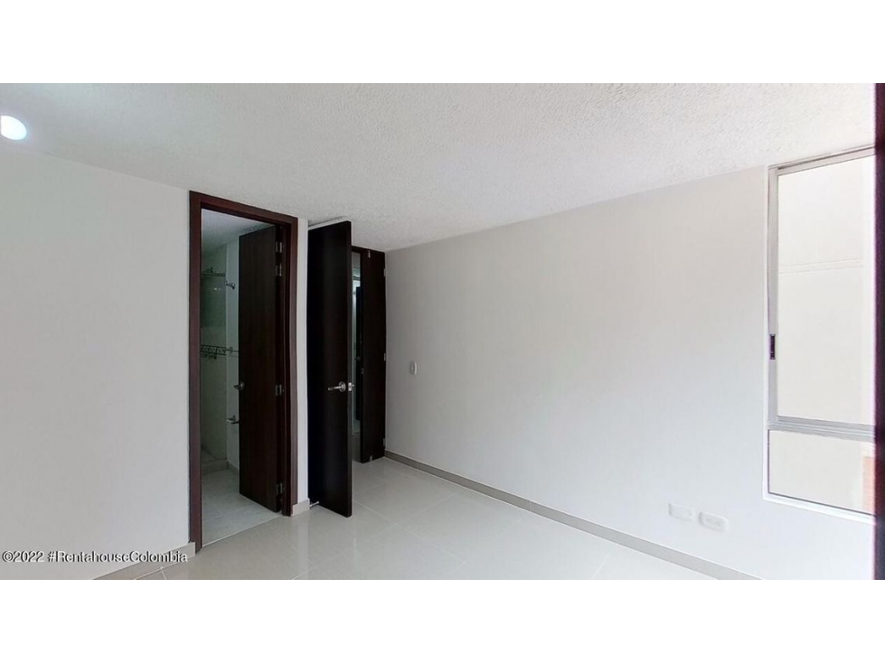 Apartamento en  La Esperanza RAH CO: 22-3185