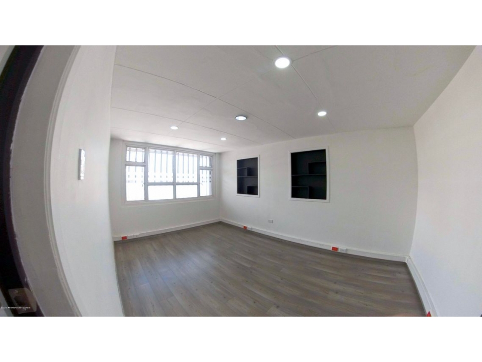 Arriendo Comercial en  La Castellana(Bogota) C.C 22-305