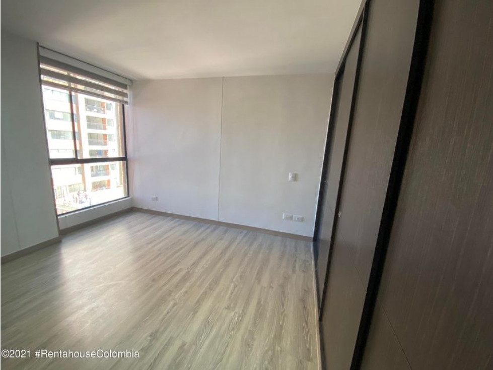 Apartamento en  Barrancas Norte RAH CO: 23-820