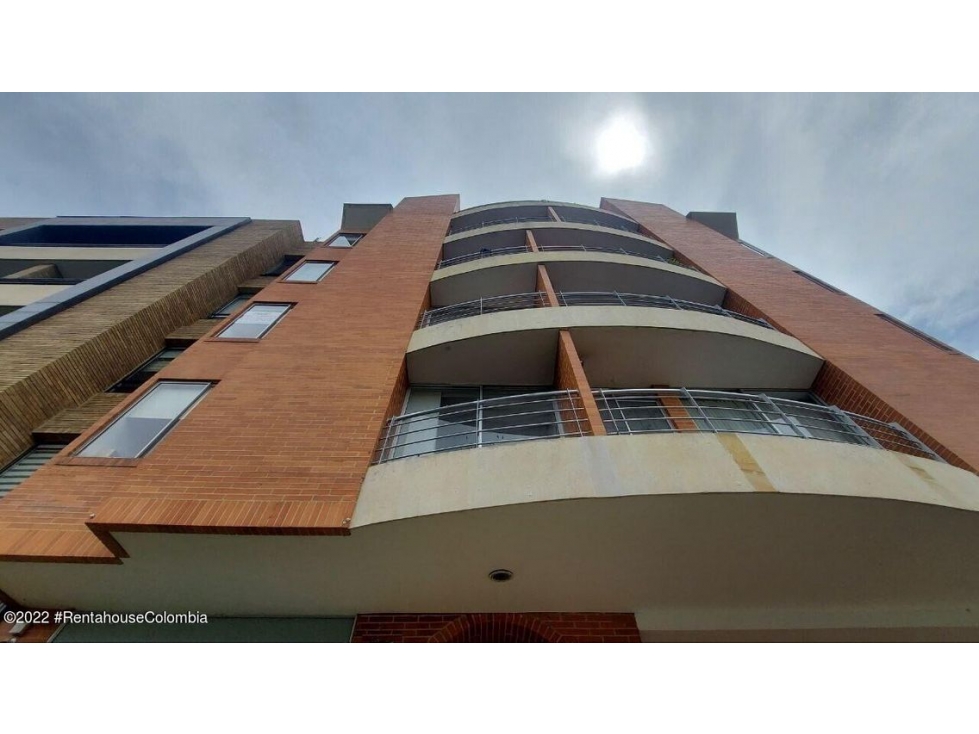 Apartamento en  Nueva Autopista RAH CO: 23-901