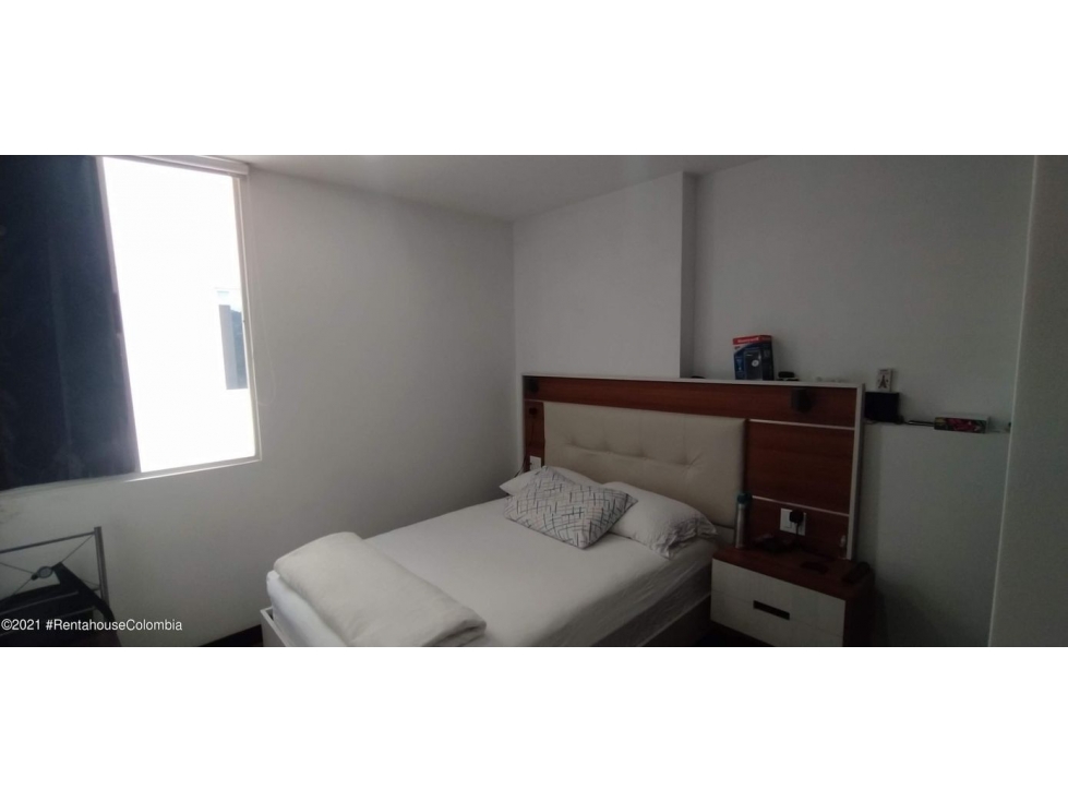 Apartamento en  Las Lomitas GZ: 22-1486