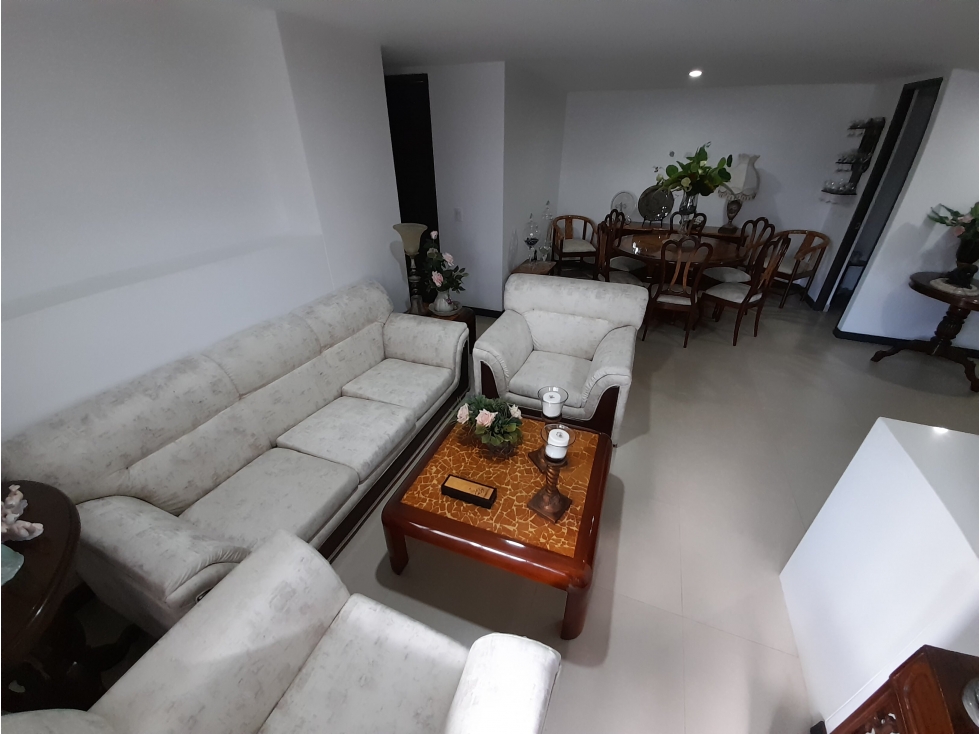 Apartamento en Venta en Envigado, Piso 08 - 110m