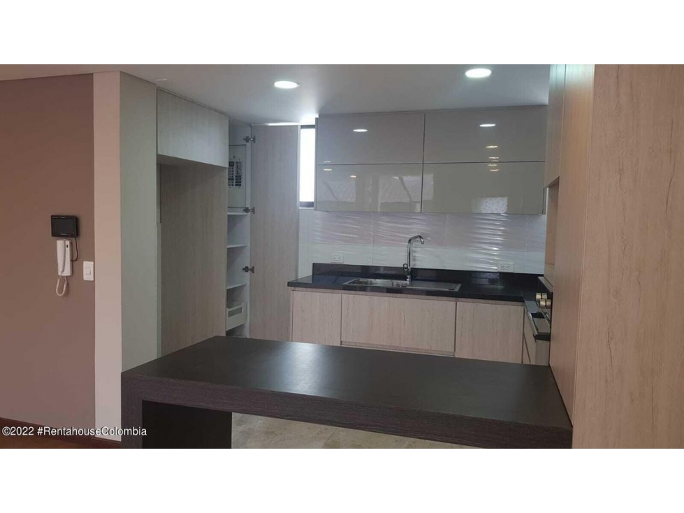 Apartamento en  Niza Norte(Bogota) RAH CO: 22-2711