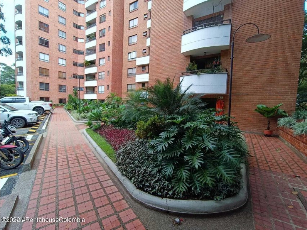 Apartamento en  La Florida(Medellin) RAH CO: 23-1