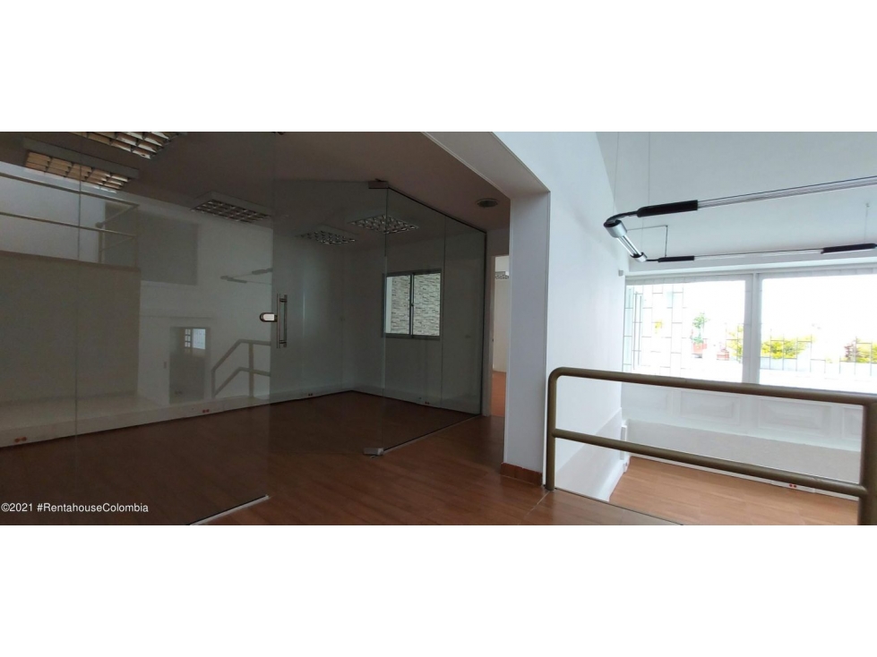 Comercial en  Chico(Bogota) RAH CO: 23-979