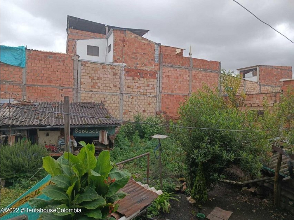 Lote en  Santa Lucia(Bogota) RAH CO: 23-1015