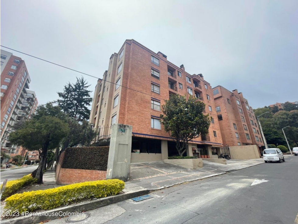 Apartamento en  Los Cedros Oriental RAH CO: 24-146