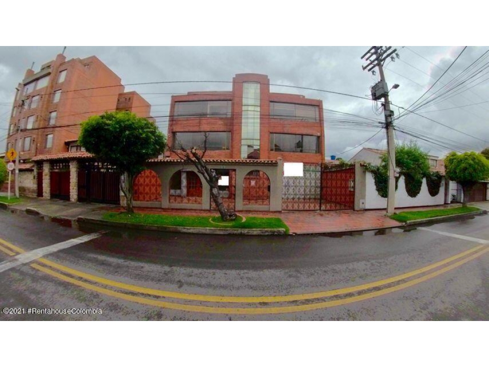 Comercial en  El Contador(Bogota) RAH CO: 24-32