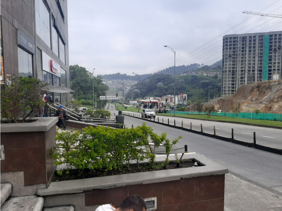 Local Av. del Rio, Manizales