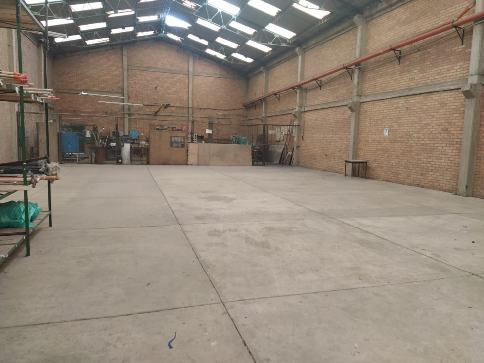 BODEGA MOSQUERA 1200 m2  Industrial - 75 KVA