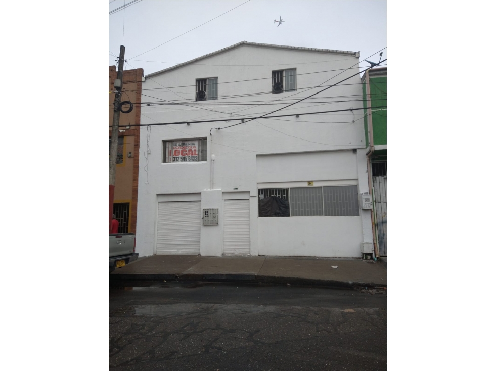 BODEGA ARRIENDO LAS FERIAS 45 KVA  - 360 M2