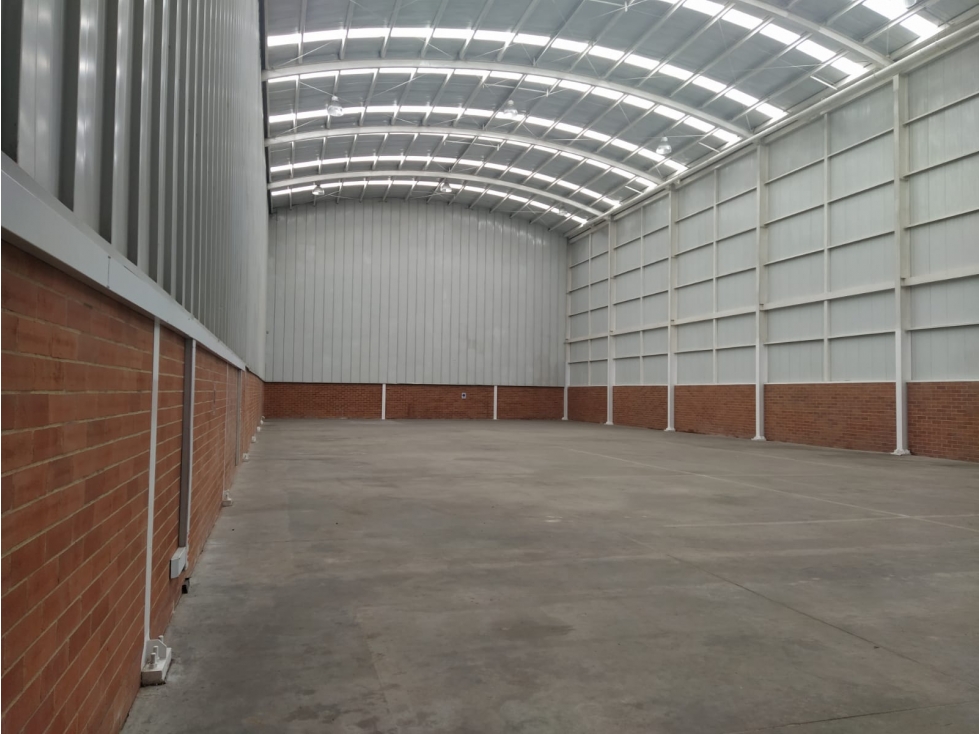 BODEGA SIBERIA COTA 1200 M2 - PARQUE I - CELTA.