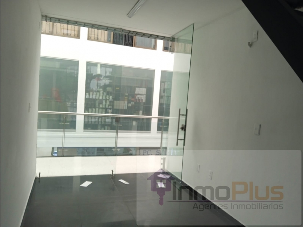 VENDO LOCAL COMERCIAL EN GRATAMIRA BARRIO CABECERA