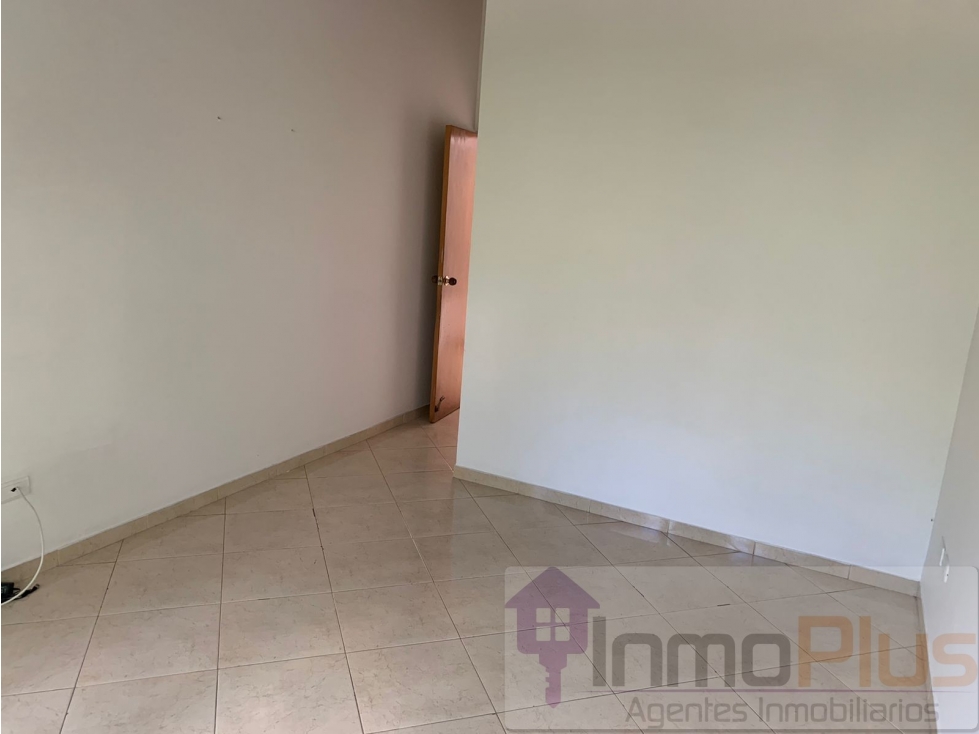 VENDO CASA EN EL BARRIO LA FLORESTA