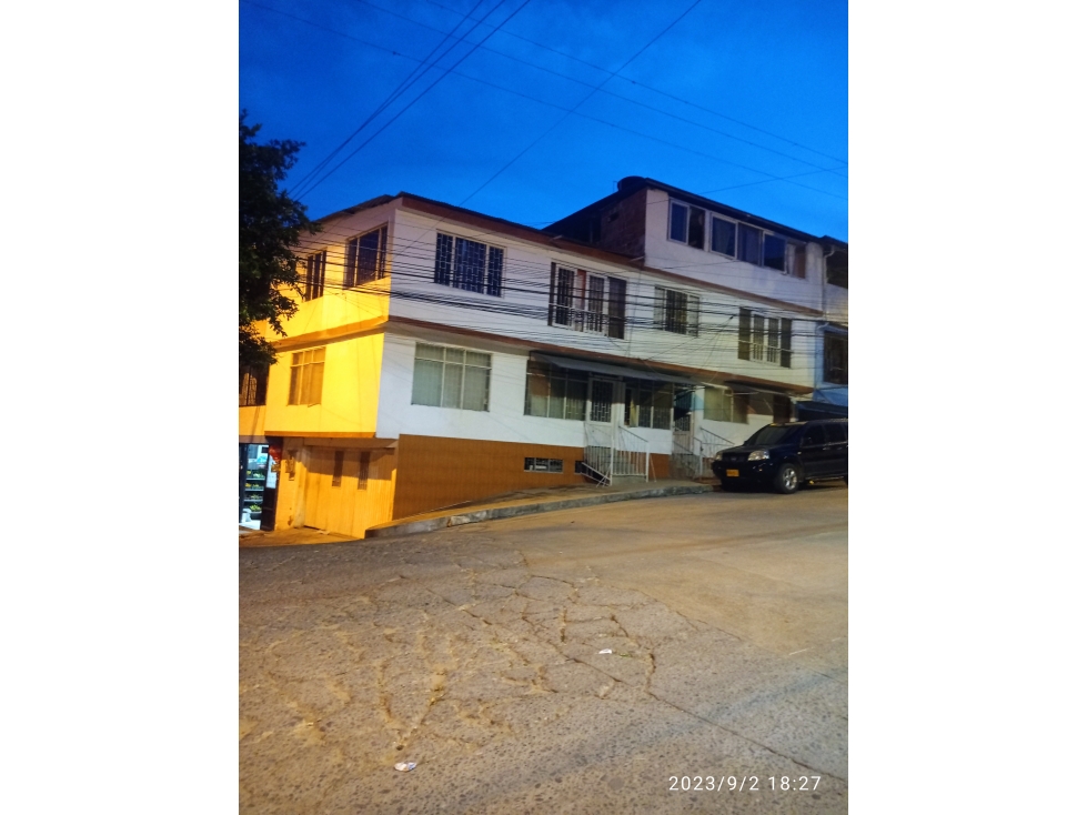 VENDO CASA CON RENTA IBAGUE. EA