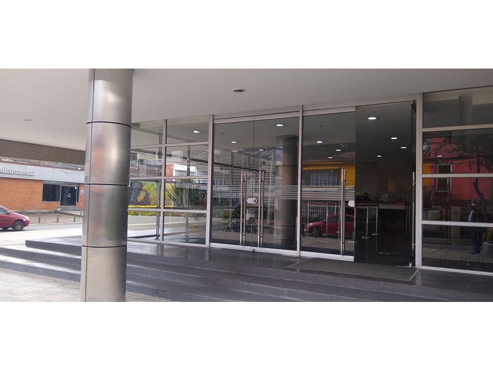 OFICINAS ARRIENDO EDIF. PUNTO 99 DE 367 M2