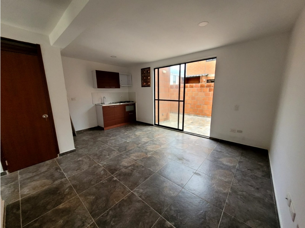 VENDO CASA EN UNIDAD CERRADA - PARQUE NATURA