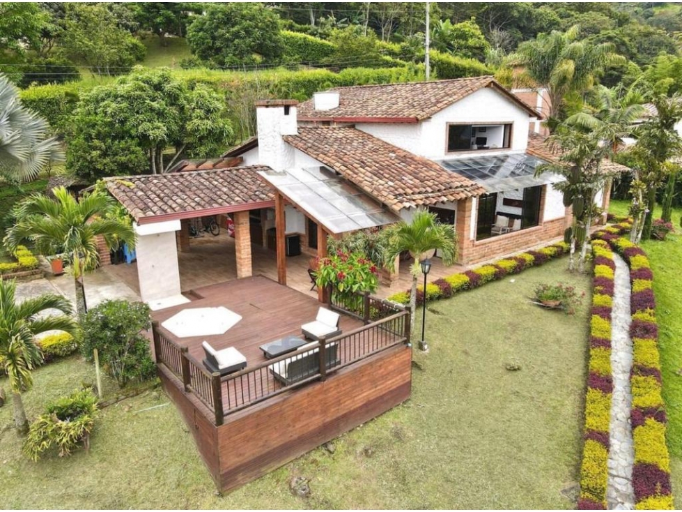 VENTA FINCA EN COPACABANA  EN PARCELACION CERRADA