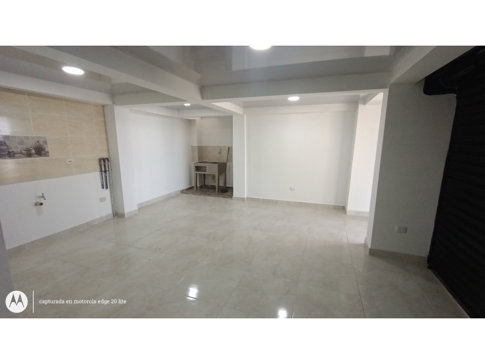 SE ALQUILA LOCAL COMERCIAL CON VIVIENDA