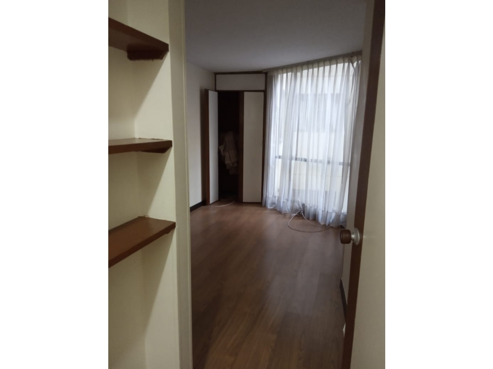 ARRIENDO APARTA ESTUDIO EN ALHAMBRA