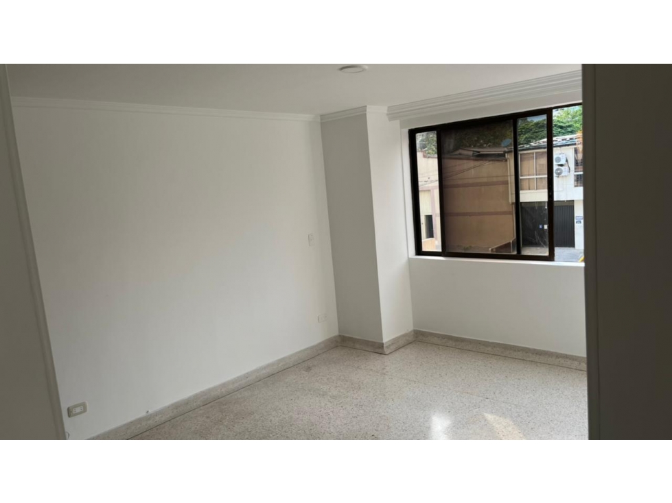 VENTA APARTAMENTO LOS CAMBULOS CALI