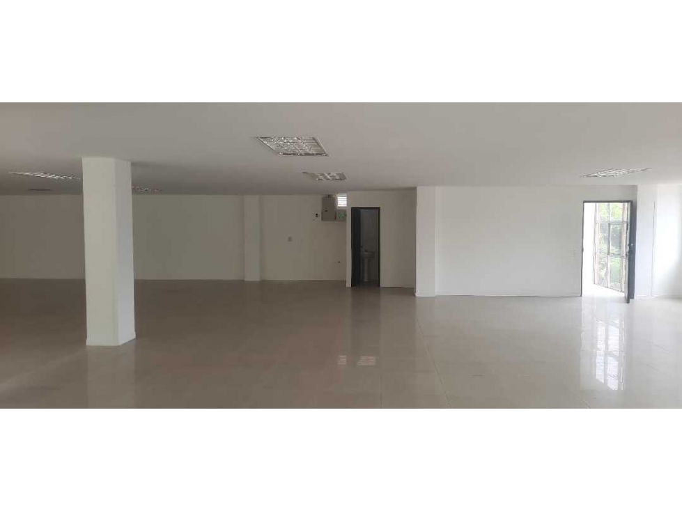 Alquilo local en cali barrio camino real segundo piso 310 m²