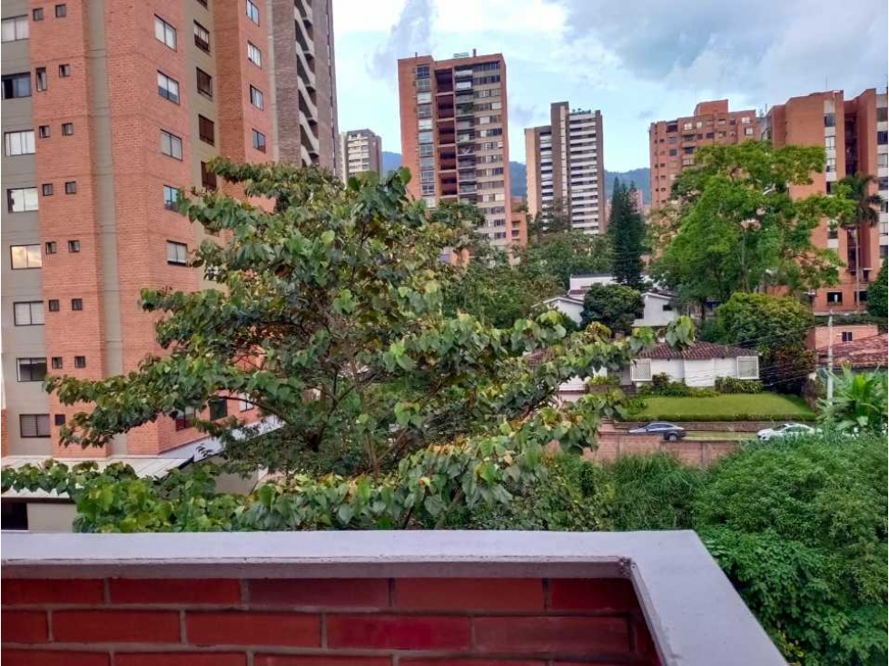 APARTAMENTO DUPLEX EN LA ALEJANDRIA, ESTA PARA REFORMAR,  UD COMPLETA