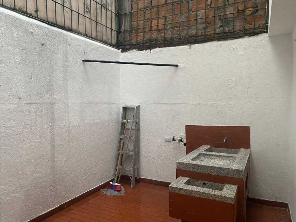 ARRIENDO PRIMER PISO - CASA EN PAMPALINDA