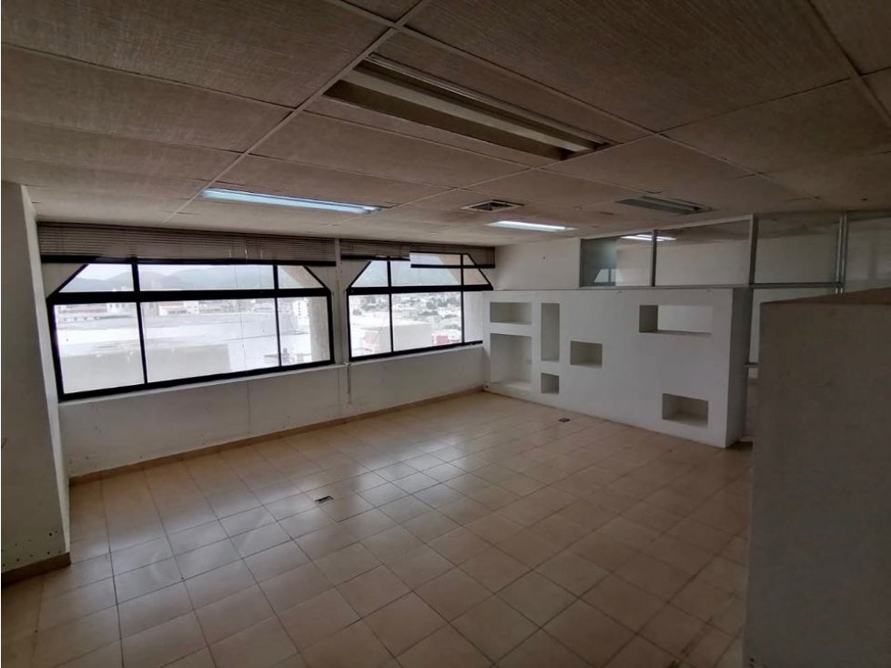 ARRIENDO DE OFICINA EN ED. CENTRO EJECUTIVO - SANTA MARTA