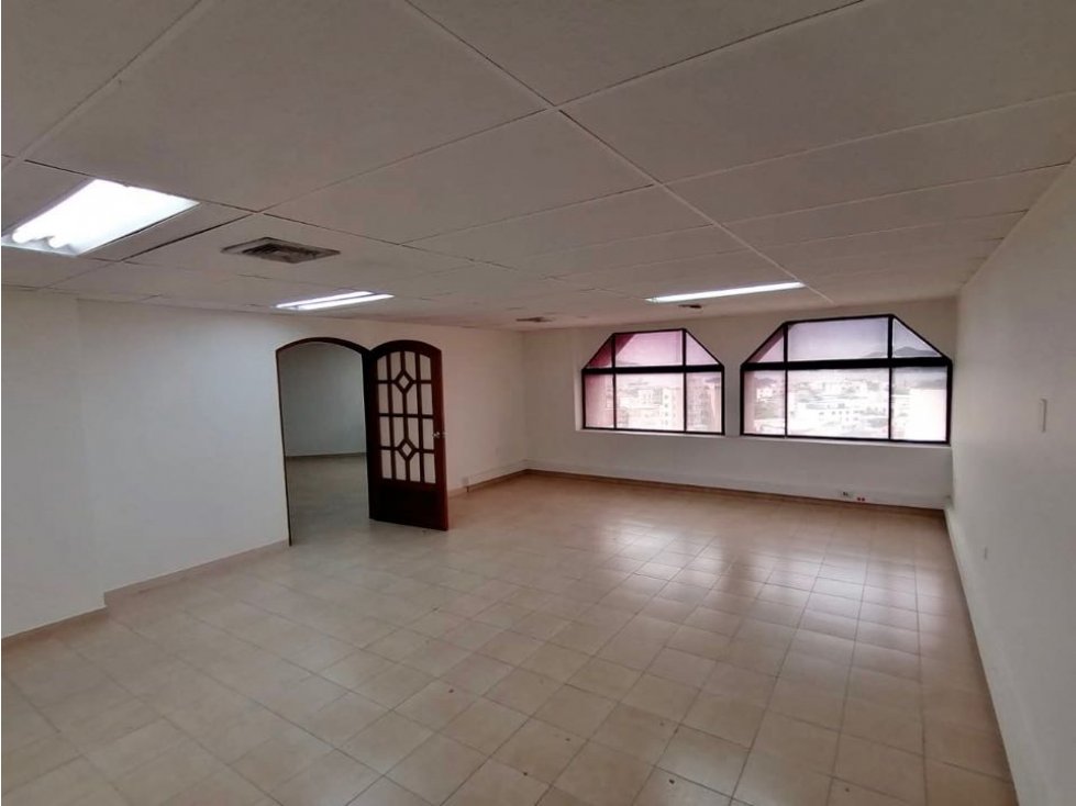 ARRIENDO DE OFICINA EN ED. CENTRO EJECUTIVO - SANTA MARTA