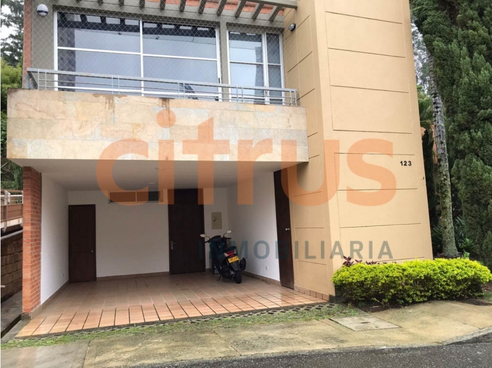 Casa en Arriendo en Medellin - El Tesoro