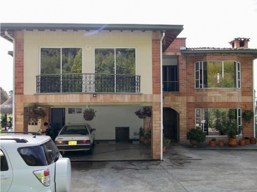 CASA EN VENTA EN ENVIGADO LOMA DEL ESCOBERO