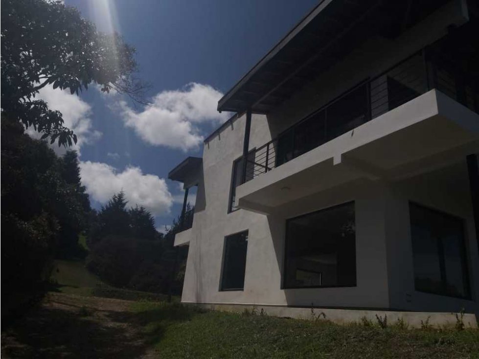 ENCANTADORA FINCA EN VENTA VEREDA ALTO DE LA VIRGEN GUARNE ANT