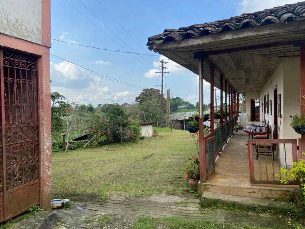 FINCA EN VENTA A 3KM DE ARMENIA 4858