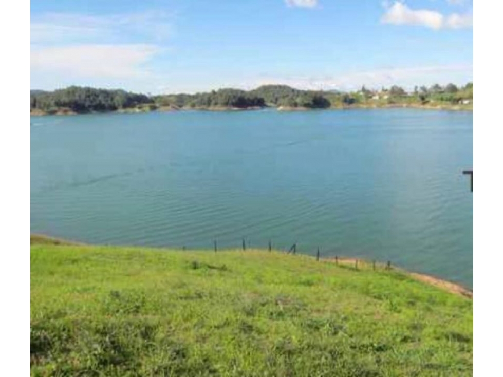 GUATAPÈ VENTA LOTE CON REPRESA, 3330m2