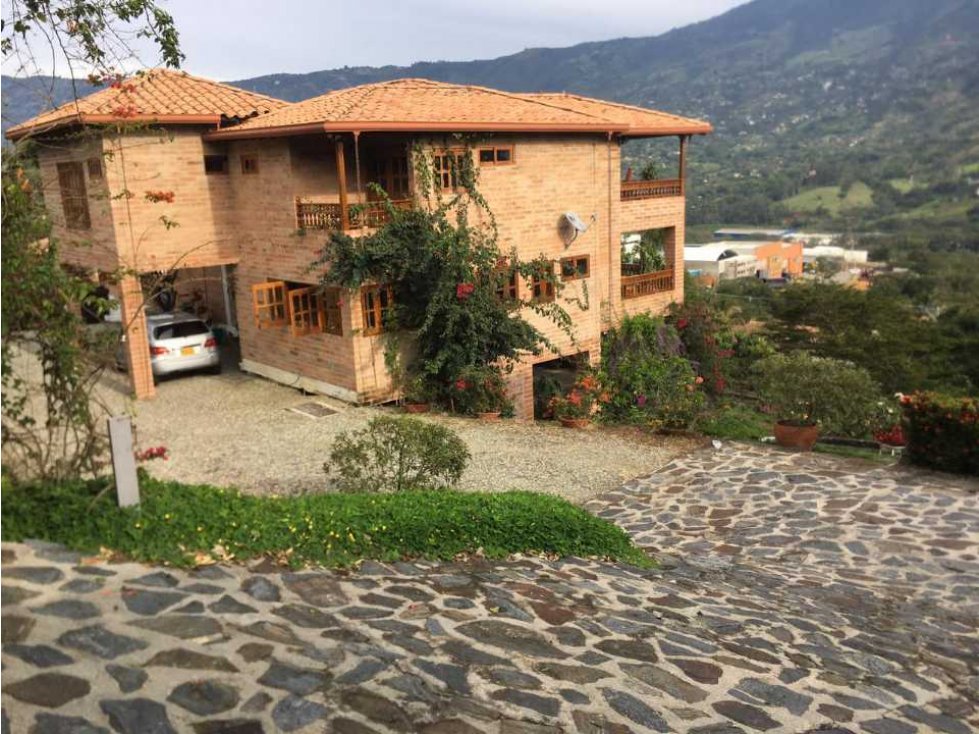 HERMOSA FINCA EN VENTA EN GIRARDOTA DE 3.067 MTS CERCA A COCOROLLO