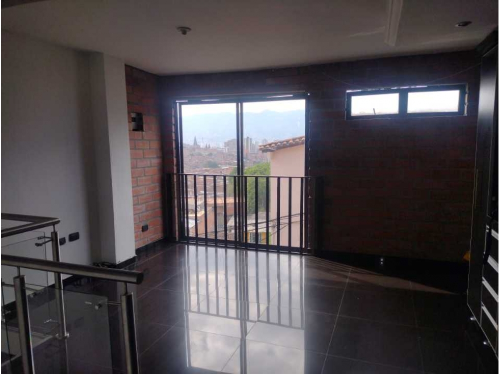 EN VENTA APARTAMENTO  CAICEDO MEDELLIN PISO 3