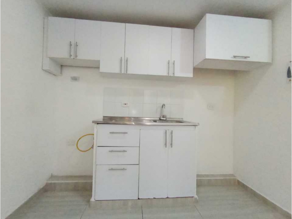 HERMOSO APARTAMENTO EN PARQUES DE BOLIVAR 4